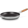 Le Creuset Koekenpan Rond Met Open Greep ø 28 Cm Gietijzer Mist Grey -Winkel voor professionele keukenbenodigdheden 20258285410422 00003 1 1