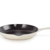Le Creuset Skillet Koekenpan ø 26 Cm Gietijzer Meringue 1 Le Creuset Skillet Koekenpan ø 26 Cm Gietijzer Meringue -Winkel voor professionele keukenbenodigdheden lc 20200220 hl ps fs 20182267160422 001