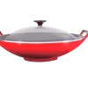Le Creuset Wok Met Glazen Deksel 4,5 Liter ø 36 Cm Gietijzer Kersrood 2 Le Creuset Wok Met Glazen Deksel 4,5 Liter ø 36 Cm Gietijzer Kersrood -Winkel voor professionele keukenbenodigdheden lc 20210125 ad ps ns 25304360600460 001 2