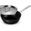 Le Creuset Les Forgées Chef's Pan Met Schenktuiten ø 24 Cm -Winkel voor professionele keukenbenodigdheden le creuset anti aanbak chefs pan 24 cm incl. deksel 1