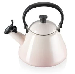 Le Creuset Kone Fluitketel 1,6 Liter Staal Shell Pink -Winkel voor professionele keukenbenodigdheden rs8932 lc 20190711 th ps 0634 scr