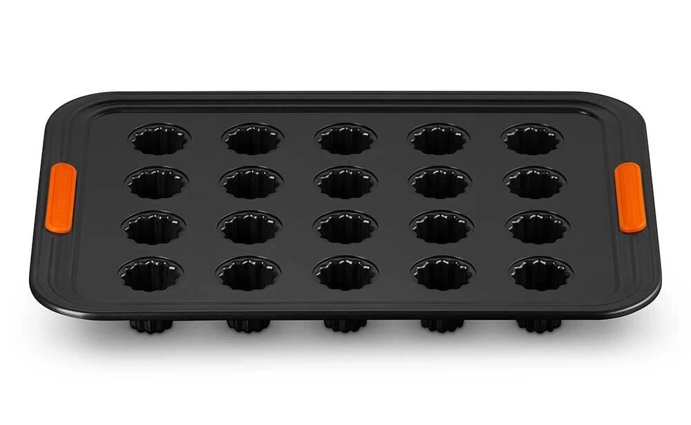 Le Creuset Pâtiliss Bakvorm Voor 20 Mini-cannelés Staal Zwart 3 Le Creuset Pâtiliss Bakvorm Voor 20 Mini-cannelés Staal Zwart
