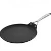 Le Creuset Les Forgées TNS Crêpepan ø 24 Cm Aluminium -Winkel voor professionele keukenbenodigdheden toughened non stick crepe pan 24cm black le creuset
